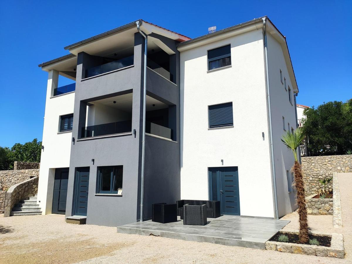 Apartments Pina Kornic Bagian luar foto